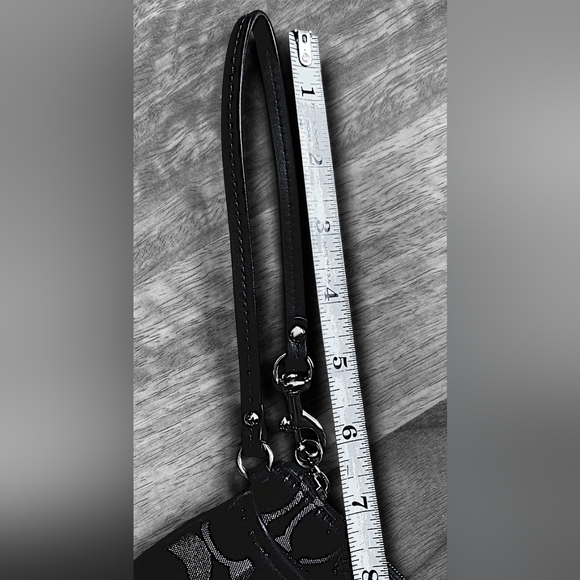 Coach Black w/ Stitched Metallic Silver C Print Wristlet Wallet Coin Zip Purse - Picture 10 of 13